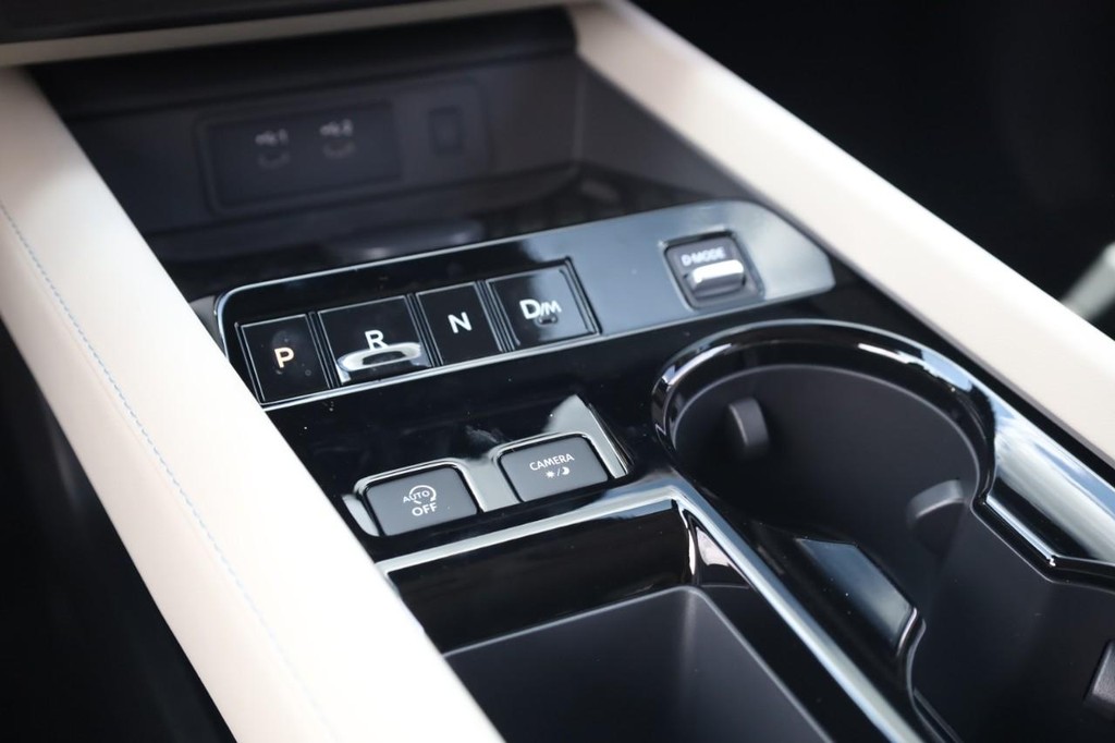 Nissan Murano Vehicle Image 15