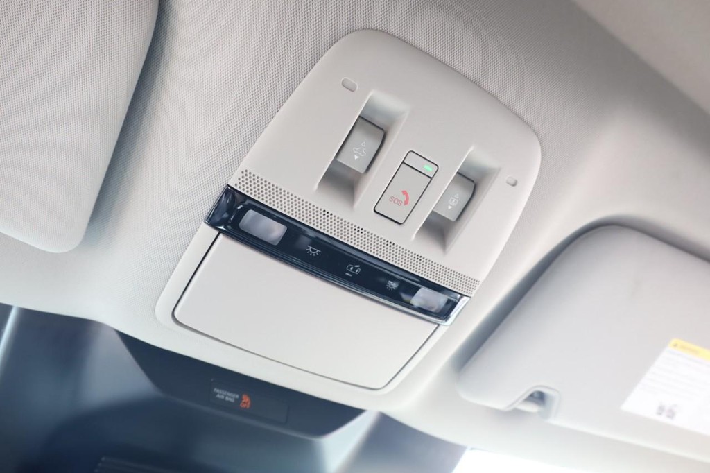 Nissan Murano Vehicle Image 16