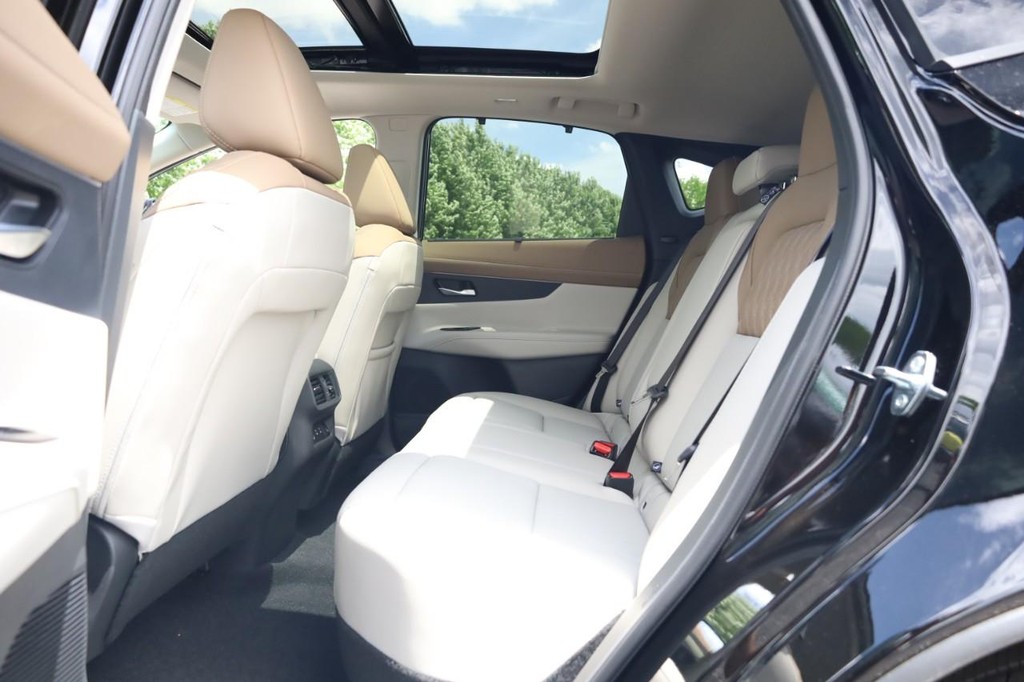 Nissan Murano Vehicle Image 21
