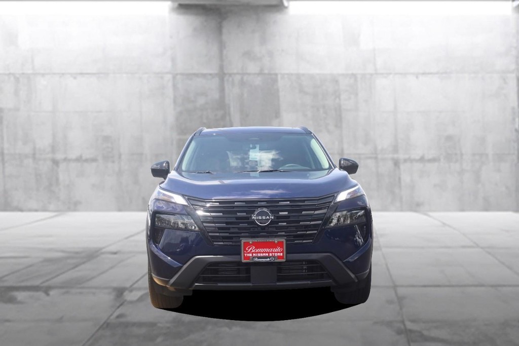Nissan Rogue Vehicle Image 04