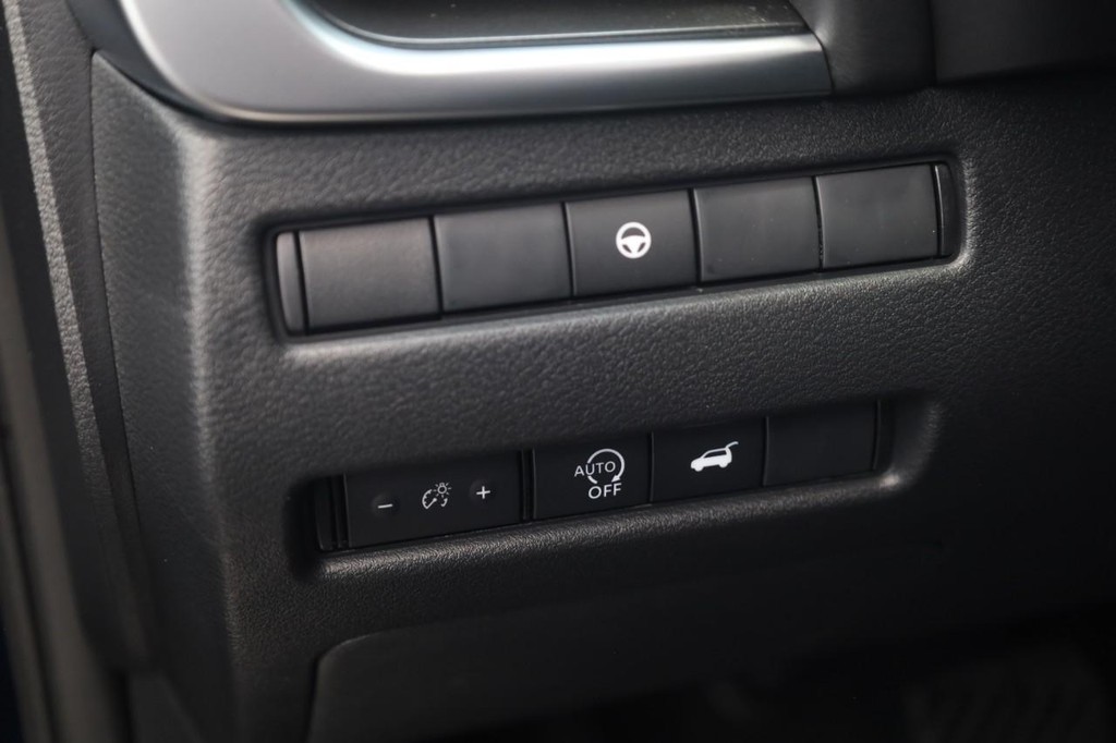 Nissan Rogue Vehicle Image 12