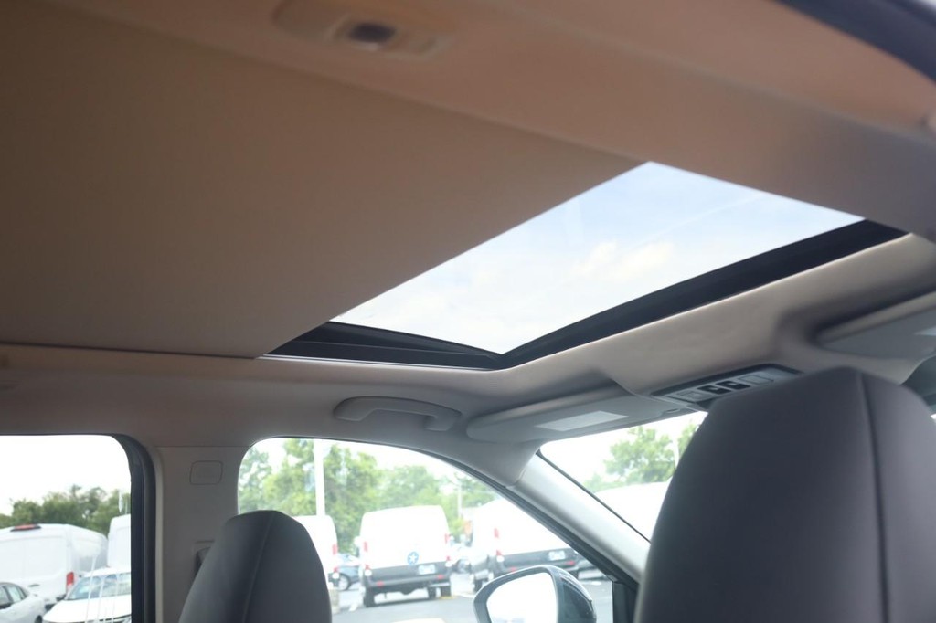 Nissan Rogue Vehicle Image 22