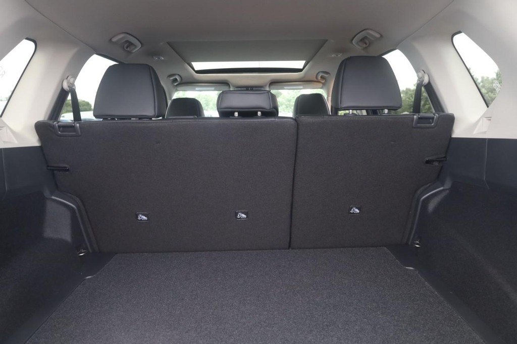 Nissan Rogue Vehicle Image 23