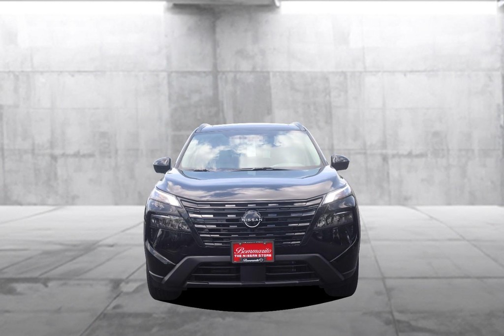 Nissan Rogue Vehicle Image 04