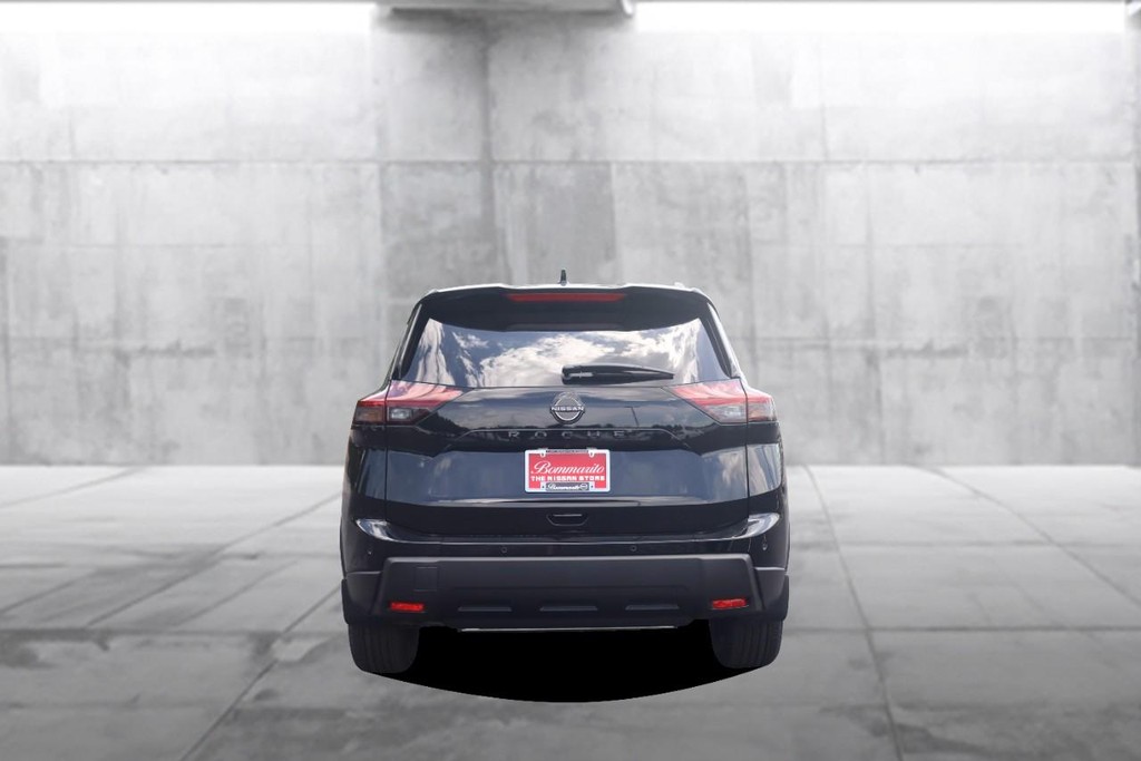 Nissan Rogue Vehicle Image 06