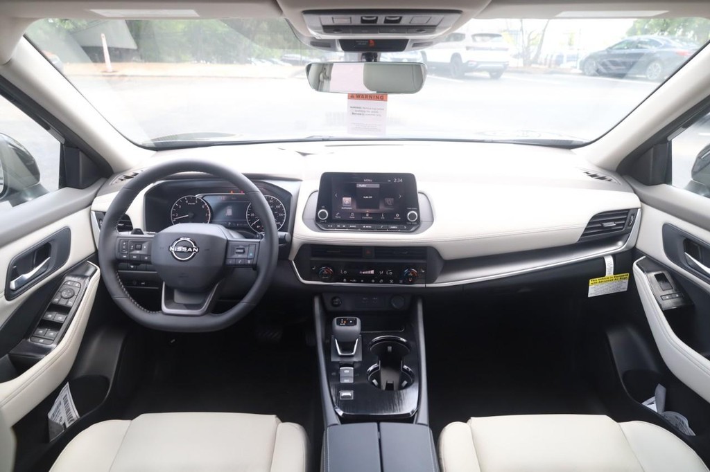 Nissan Rogue Vehicle Image 07