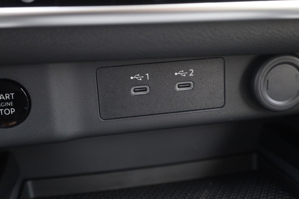 Nissan Rogue Vehicle Image 17
