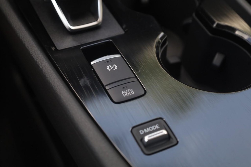 Nissan Rogue Vehicle Image 18