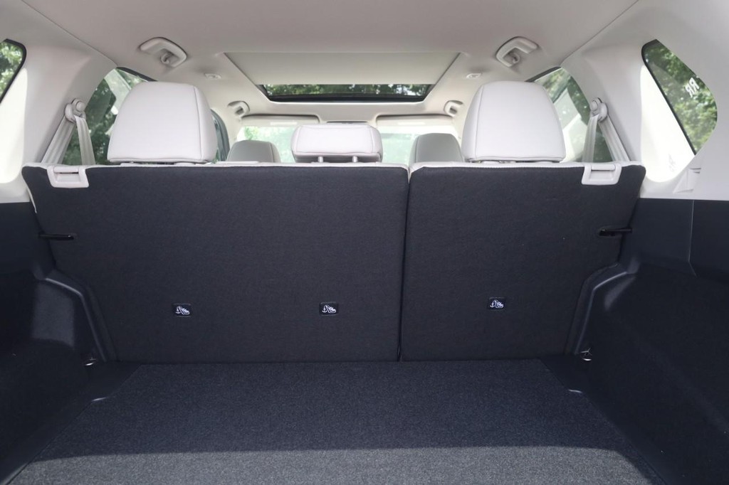 Nissan Rogue Vehicle Image 24