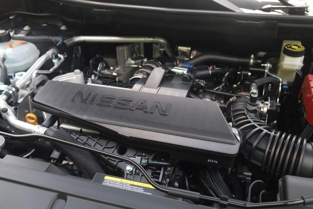 Nissan Rogue Vehicle Image 25