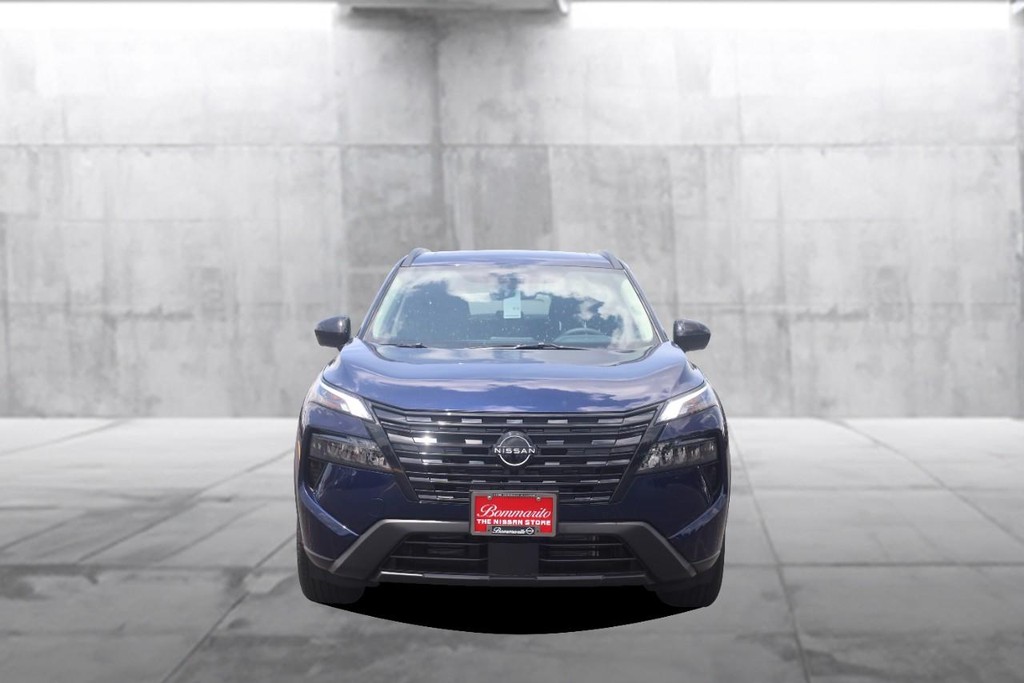 Nissan Rogue Vehicle Image 04