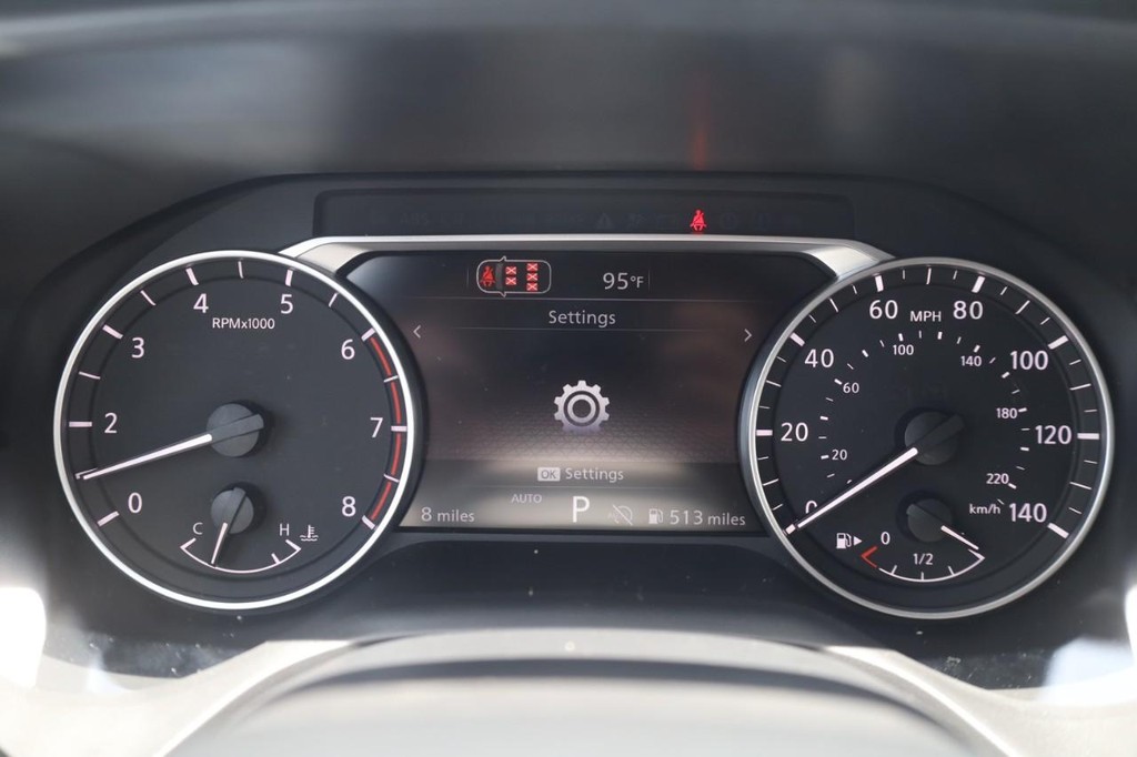 Nissan Rogue Vehicle Image 14