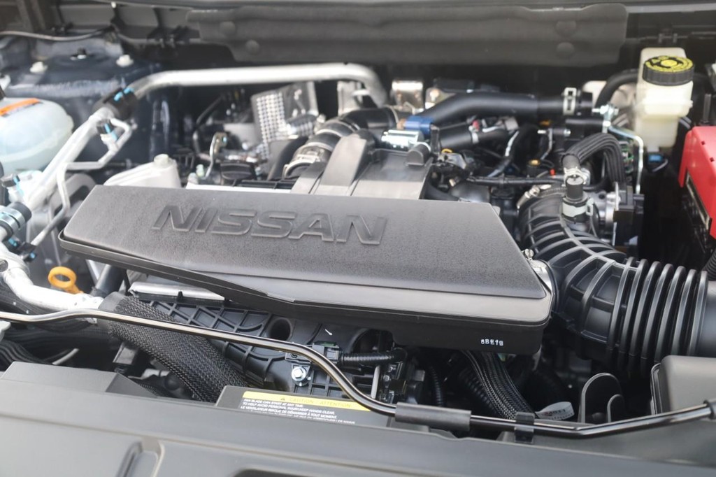Nissan Rogue Vehicle Image 25