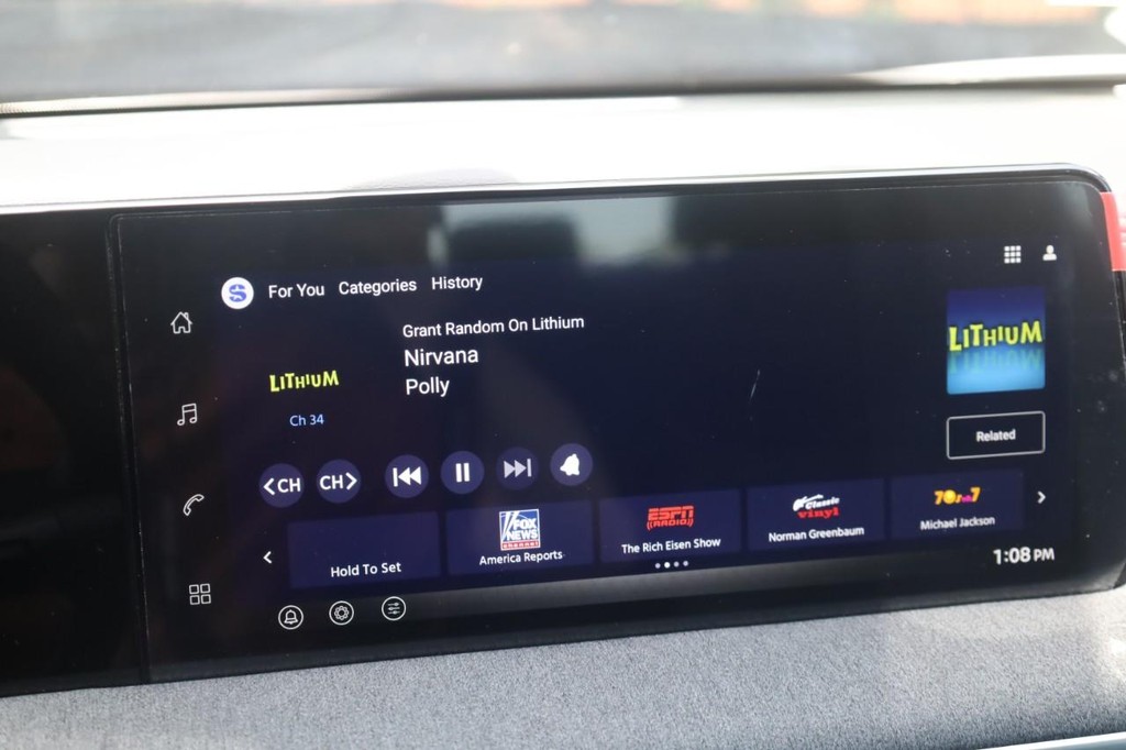 Nissan Kicks Vehicle Image 13