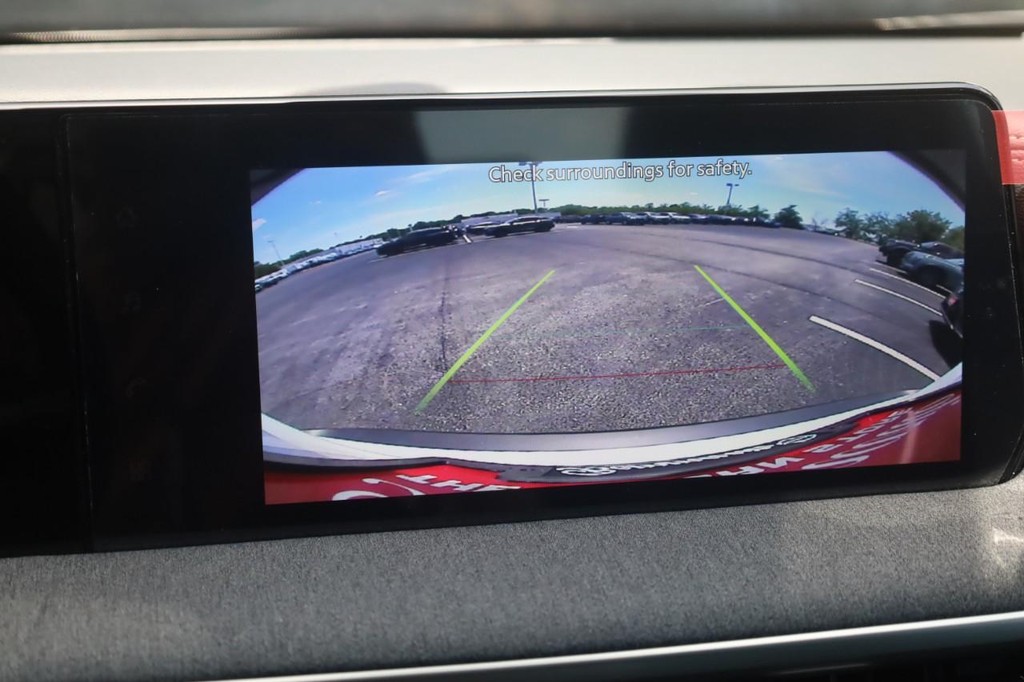 Nissan Kicks Vehicle Image 14