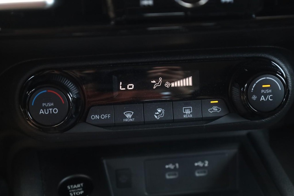 Nissan Kicks Vehicle Image 15