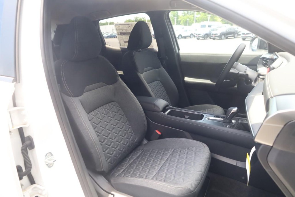 Nissan Kicks Vehicle Image 20