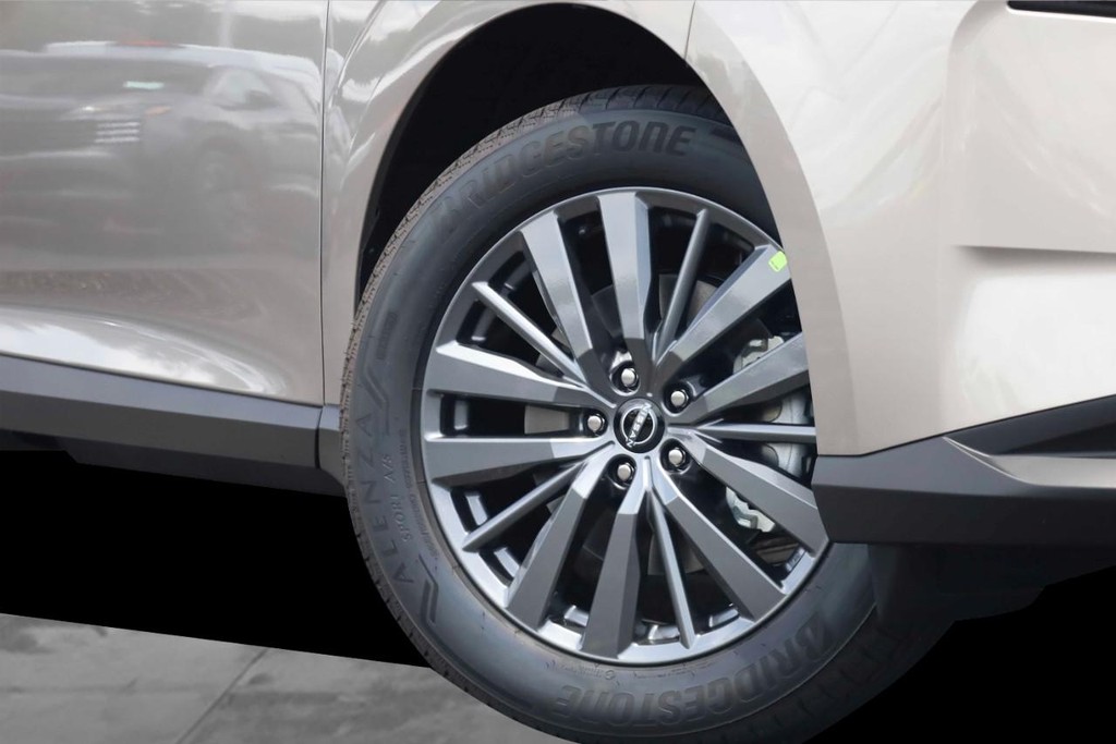Nissan Murano Vehicle Full-screen Gallery Image 3