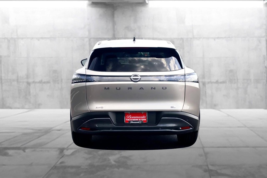 Nissan Murano Vehicle Full-screen Gallery Image 6