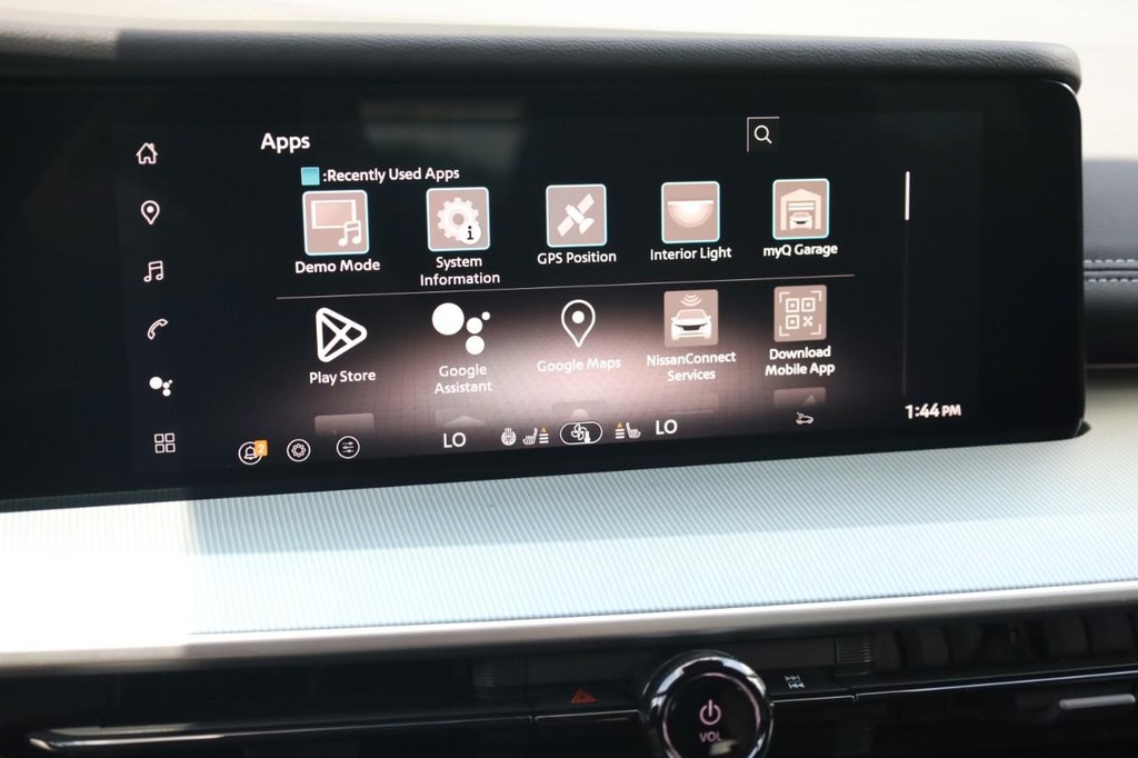 Nissan Murano Vehicle Full-screen Gallery Image 10