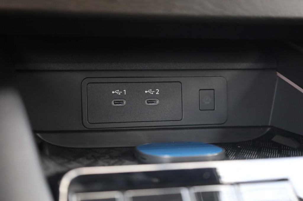 Nissan Murano Vehicle Full-screen Gallery Image 13