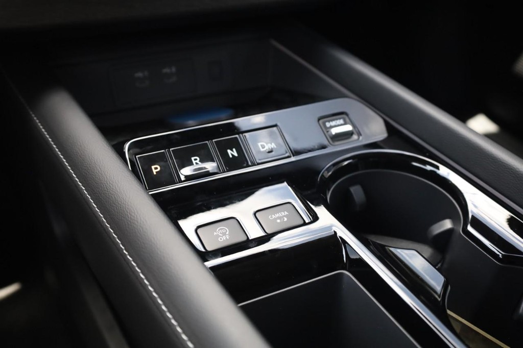 Nissan Murano Vehicle Full-screen Gallery Image 14