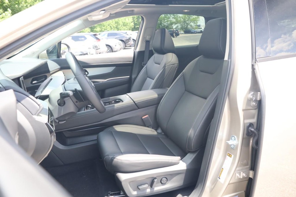 Nissan Murano Vehicle Full-screen Gallery Image 18