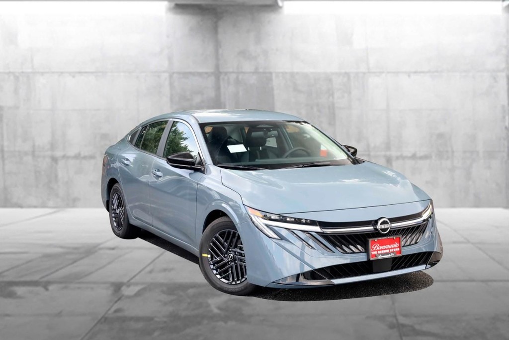 Nissan Sentra Vehicle Full-screen Gallery Image 2