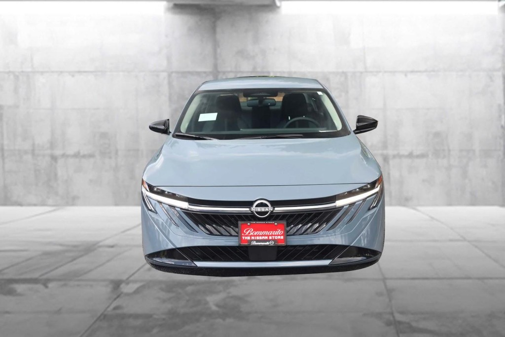Nissan Sentra Vehicle Full-screen Gallery Image 4