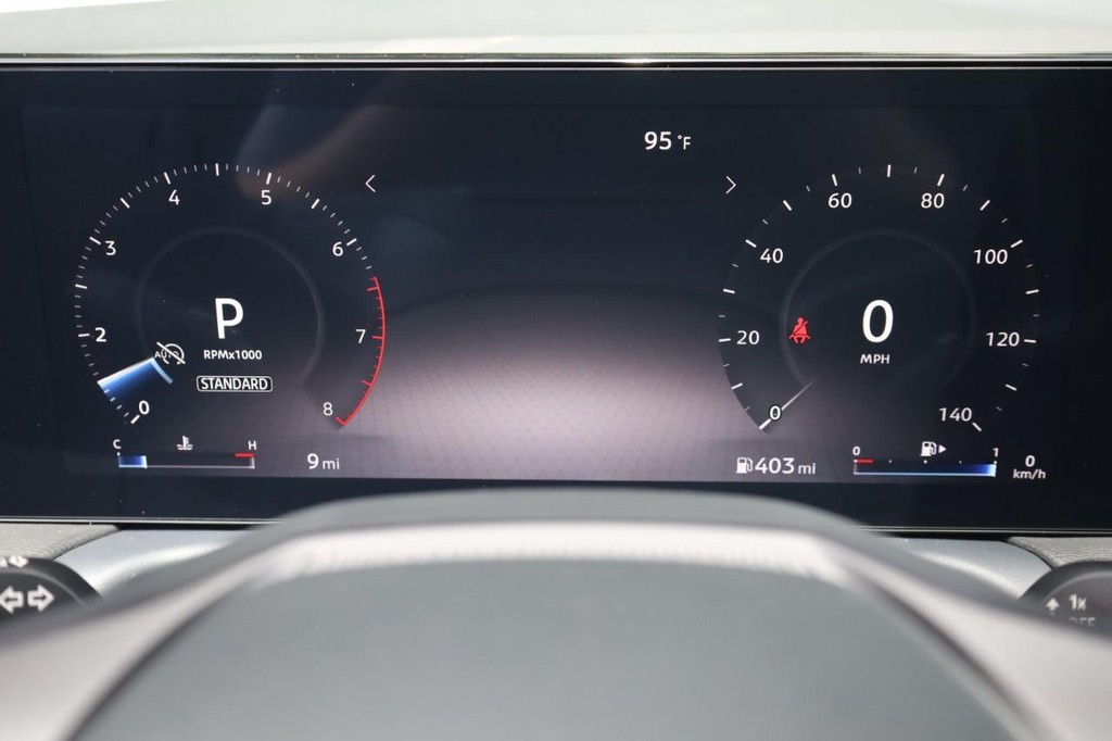 Nissan Sentra Vehicle Full-screen Gallery Image 10