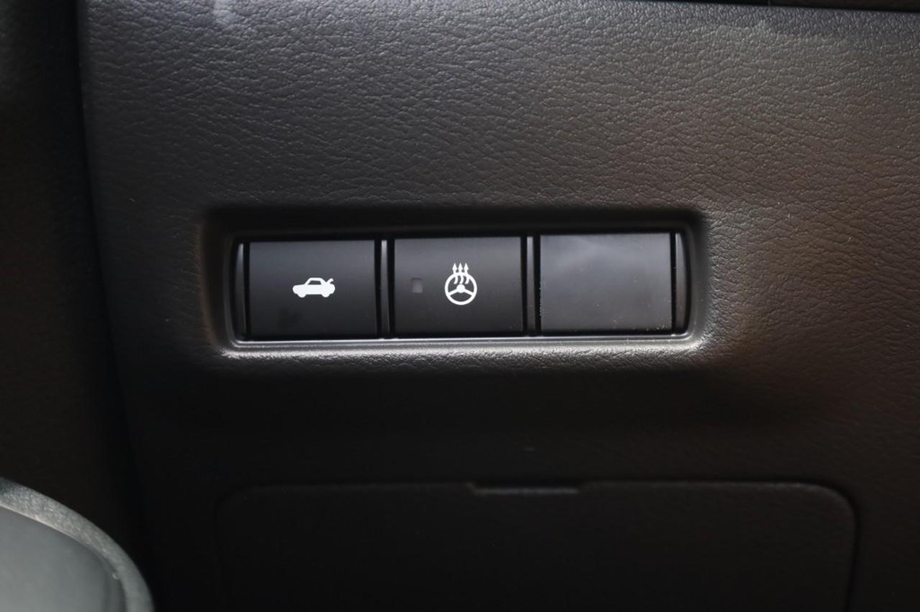 Nissan Sentra Vehicle Full-screen Gallery Image 17
