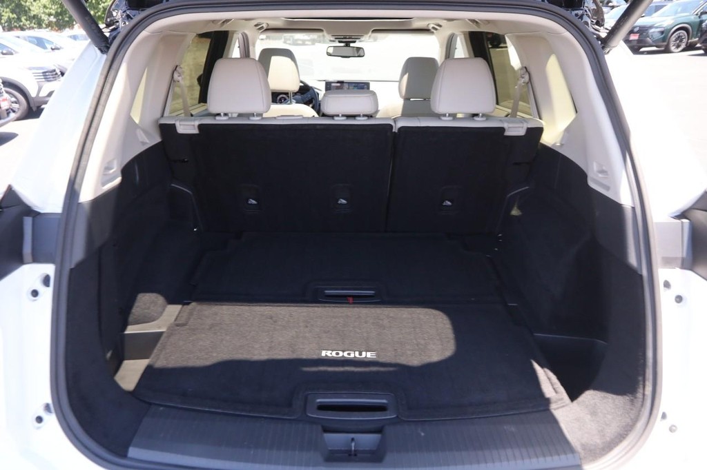 Nissan Rogue Vehicle Image 07