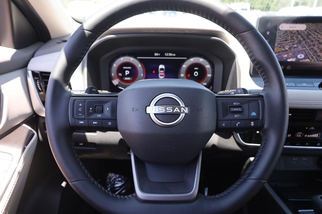 Nissan Rogue Vehicle Image 12
