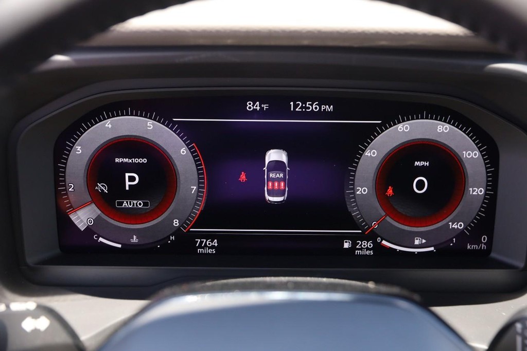 Nissan Rogue Vehicle Image 15