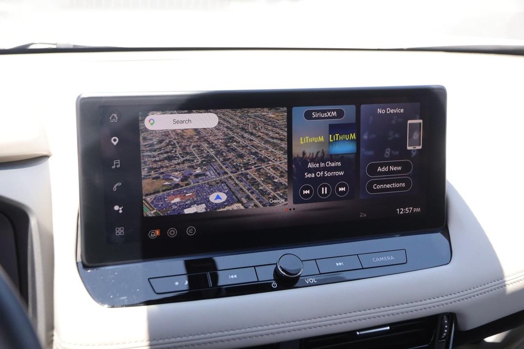 Nissan Rogue Vehicle Image 18
