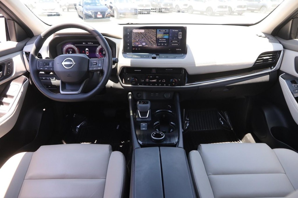 Nissan Rogue Vehicle Image 23