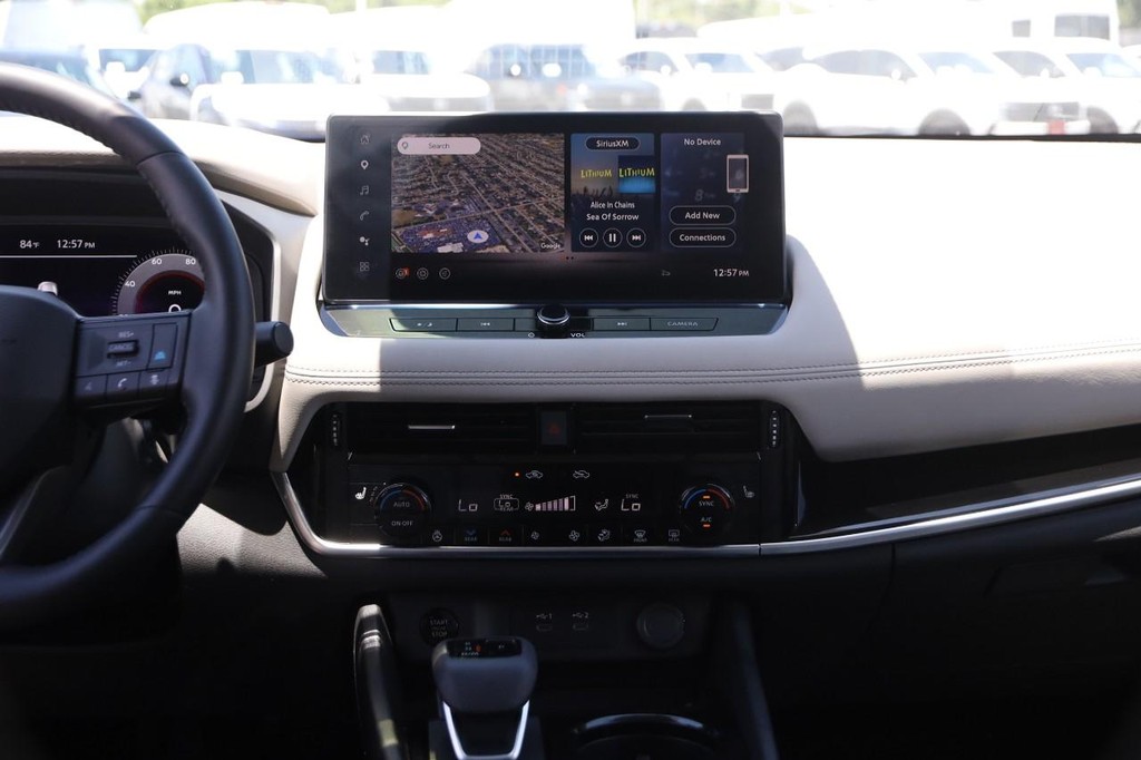 Nissan Rogue Vehicle Image 26