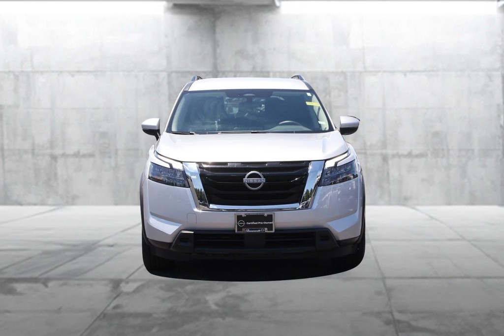 Nissan Pathfinder Vehicle Image 04