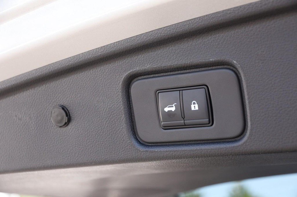 Nissan Pathfinder Vehicle Image 08