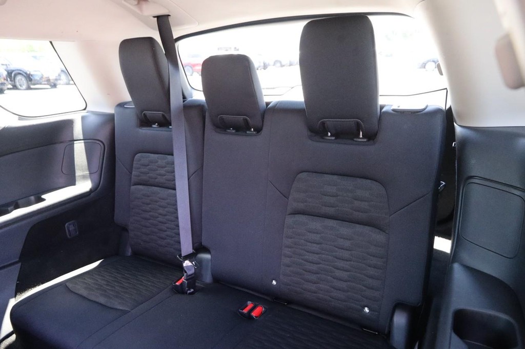 Nissan Pathfinder Vehicle Image 11