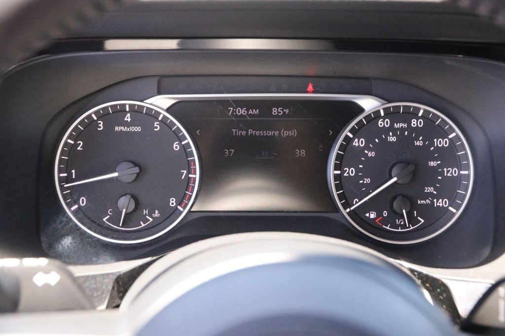 Nissan Pathfinder Vehicle Image 15