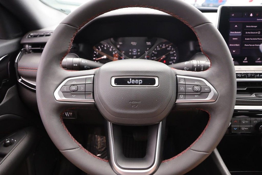 Jeep Compass Vehicle Image 10