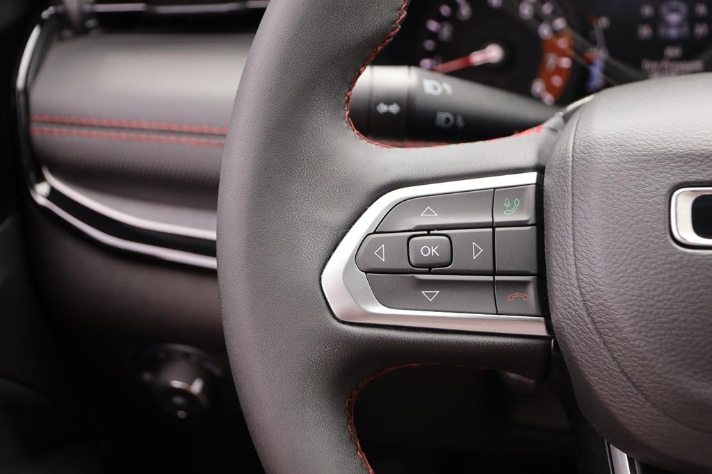 Jeep Compass Vehicle Image 11