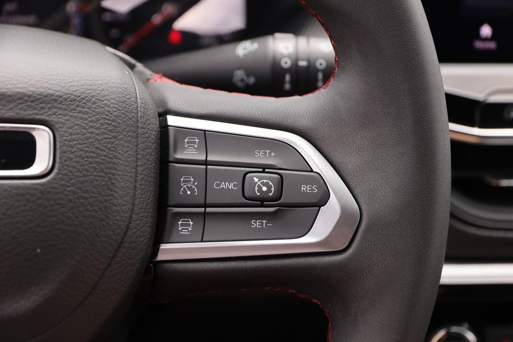 Jeep Compass Vehicle Image 12