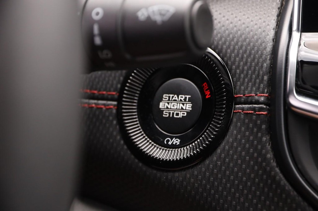 Jeep Compass Vehicle Image 14