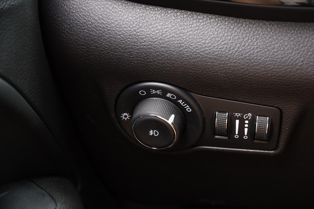 Jeep Compass Vehicle Image 19