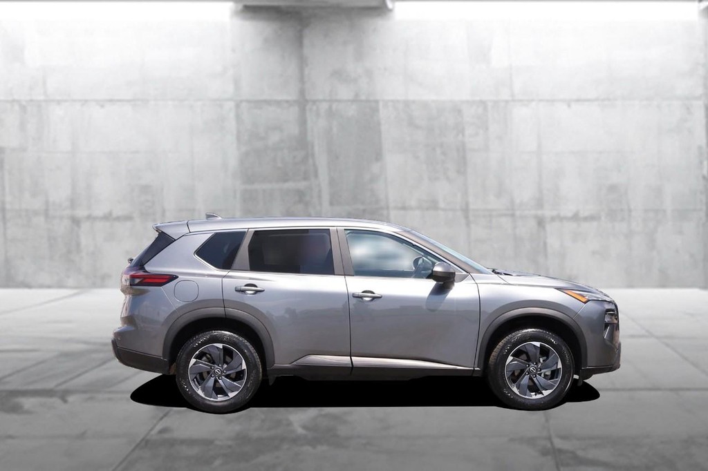 Nissan Rogue Vehicle Image 05