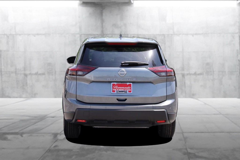 Nissan Rogue Vehicle Image 06