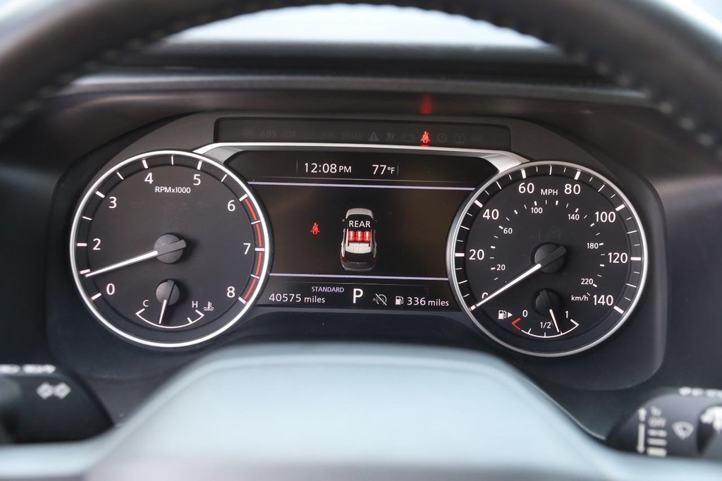 Nissan Rogue Vehicle Image 14