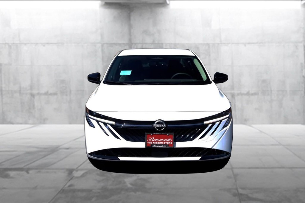 Nissan Sentra Vehicle Image 04